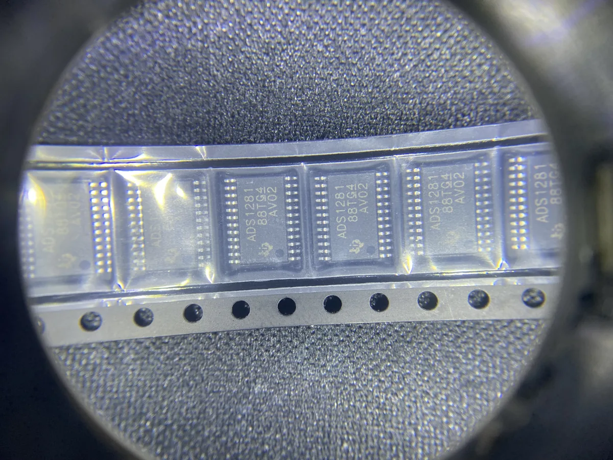 ADS1281 芯片现货实拍照片