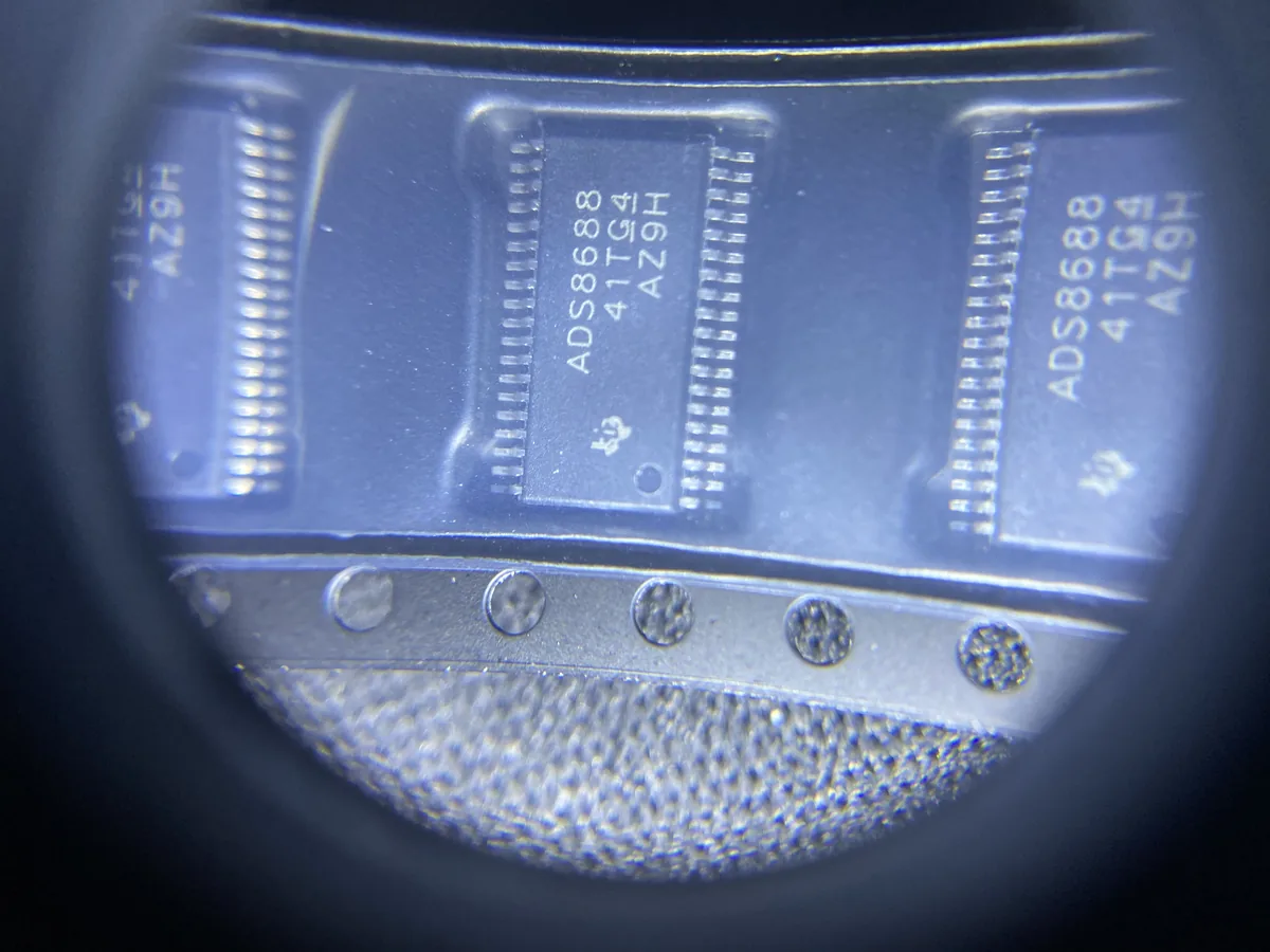 ADS8688 芯片现货实拍照片