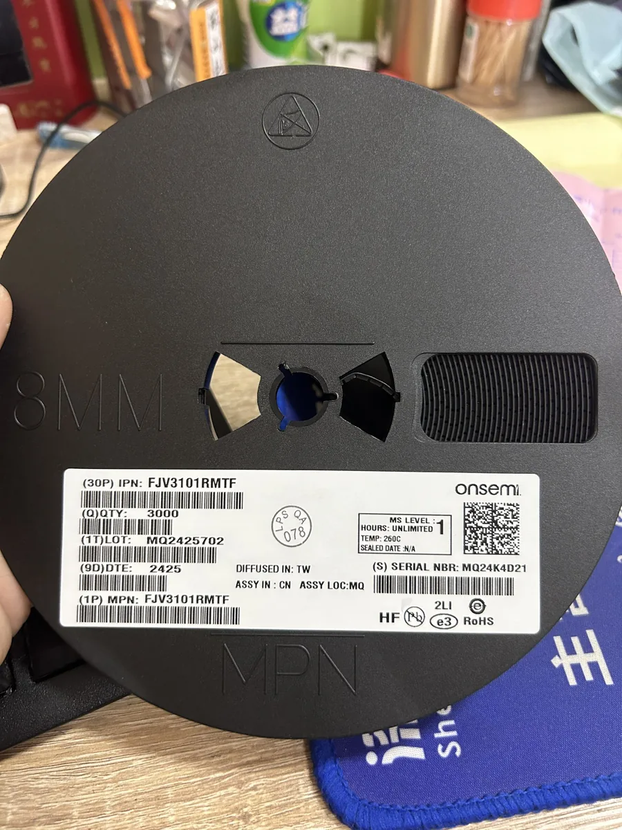 FJV3101RMTF 芯片现货实拍照片