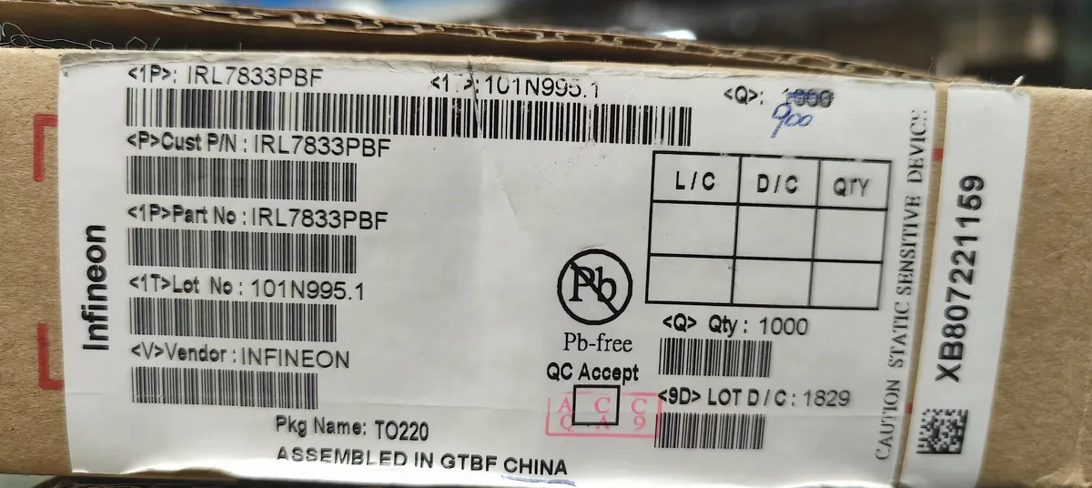 IRL7833PBF 芯片现货实拍图 2/3