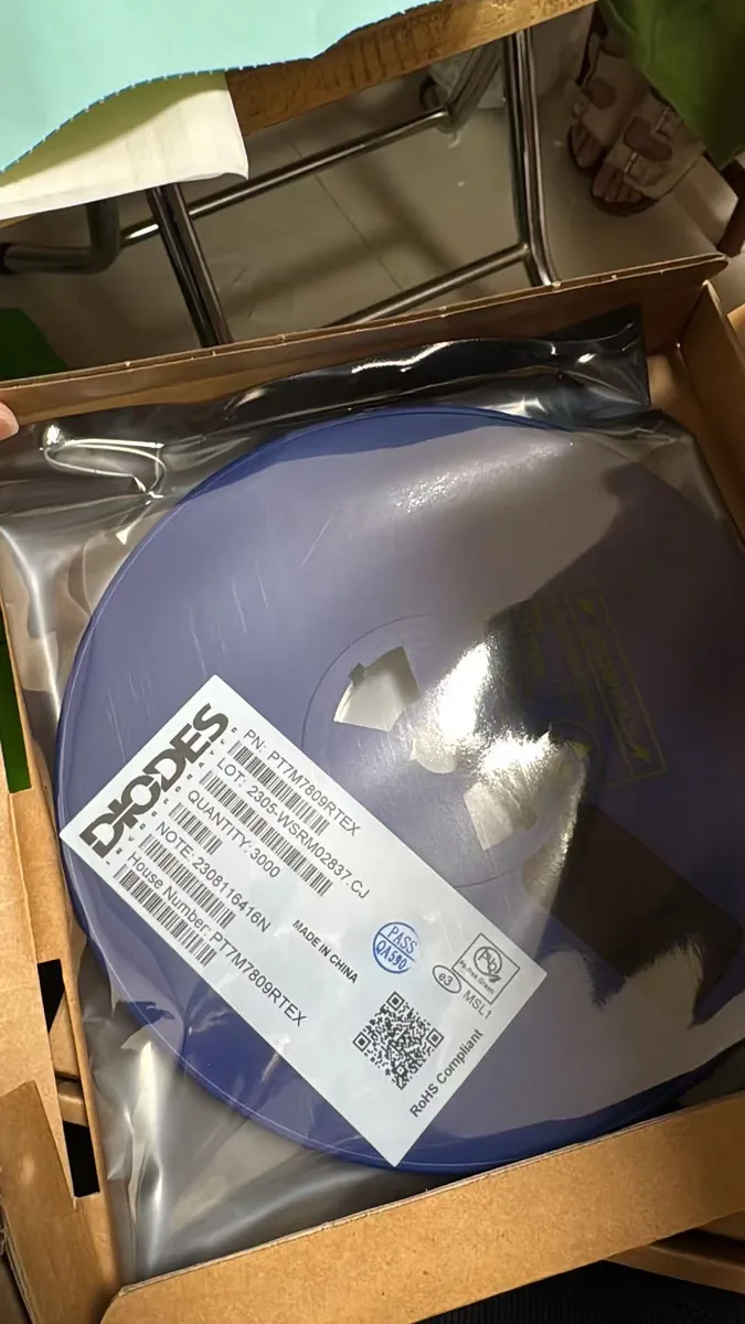 RM02837 芯片现货实拍照片